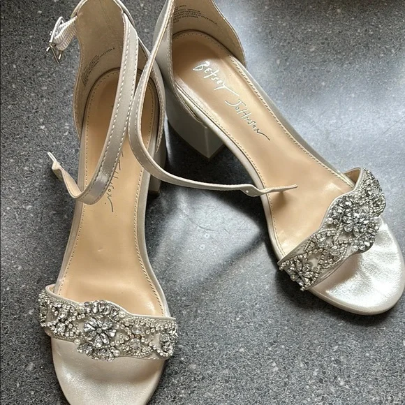Betsey Johnson Silver Rhinestone Bridal/Wedding Heels - Picture 2 of 5